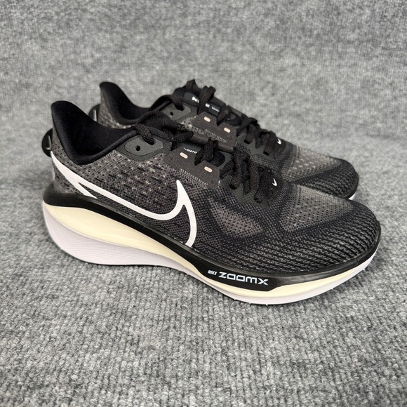 Nike Shoes - Nike Womens Size 5 Vomero 17 Low Top Shoes Sneakers Black White Running FB8502